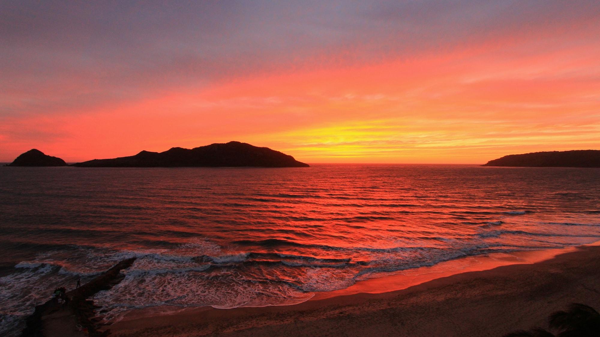 Las Flores Beach Resort Mazatlán Exterior foto